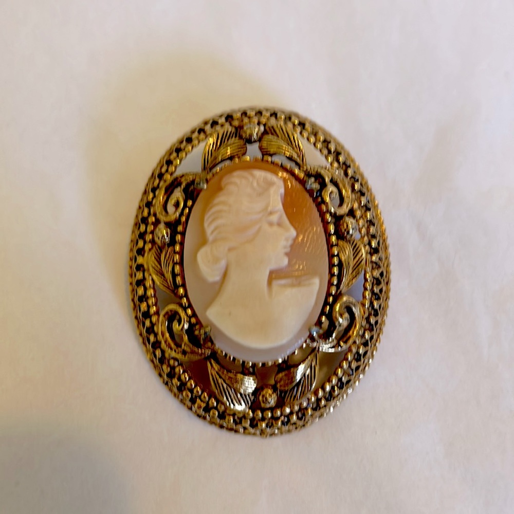 Florenza Gold Tone Filigree Cameo Brooch